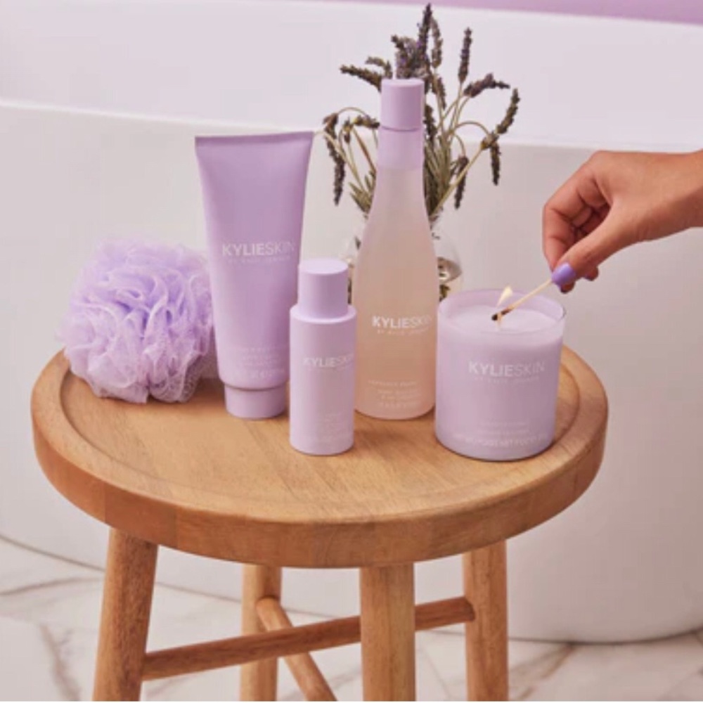 Kylieskin lavender candle 9oz new - Picture 2 of 4